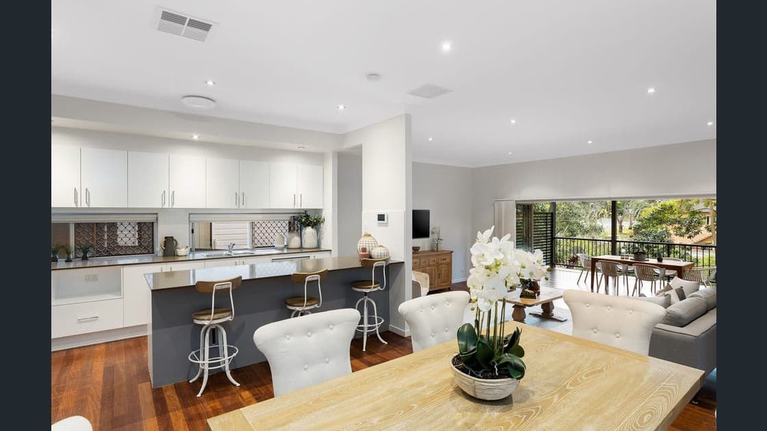 Chapel Hill open-plan dining and lounge repaint
